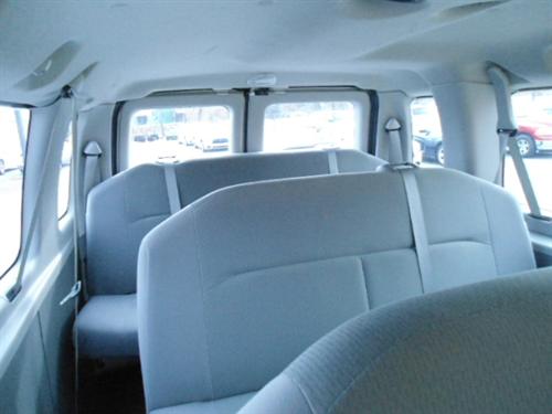 Ford Econoline Wagon 2011 photo 3