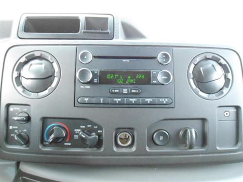 Ford Econoline Wagon 2011 photo 5