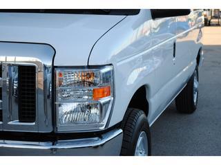 Ford Econoline Wagon 2011 photo 1