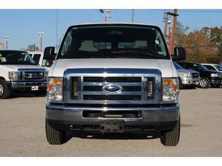 Ford Econoline Wagon 2011 photo 4