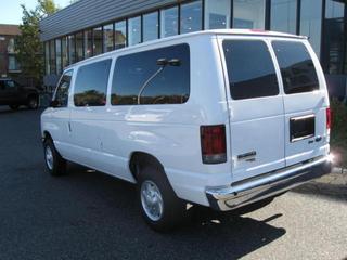 Ford Econoline Wagon 2011 photo 1