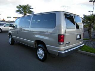 Ford Econoline Wagon 2011 photo 3