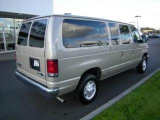 Ford Econoline Wagon 2011 photo 5