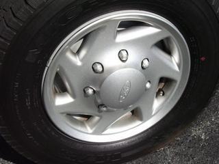 Ford Econoline Wagon 2011 photo 2