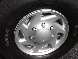 Ford Econoline Wagon 2011 photo 3