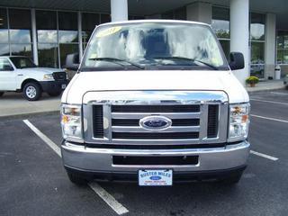 Ford Econoline Wagon 2011 photo 4