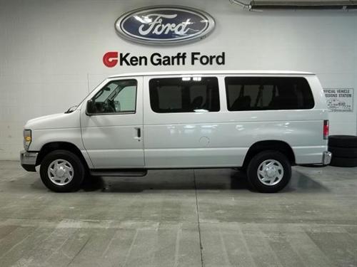 Ford Econoline Wagon 2011 photo 1