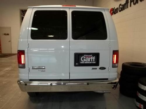 Ford Econoline Wagon 2011 photo 3