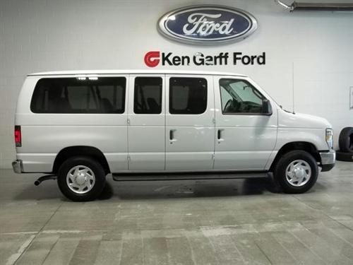 Ford Econoline Wagon 2011 photo 5