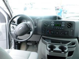 Ford Econoline Wagon 2011 photo 1