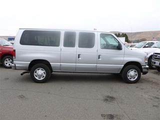 Ford Econoline Wagon 2011 photo 4