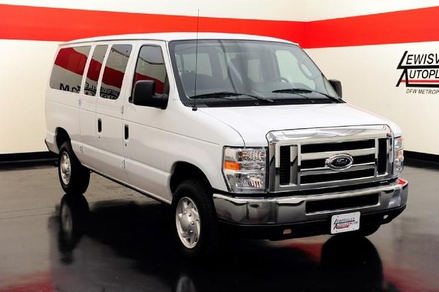 Ford Econoline Wagon 2011 photo 1