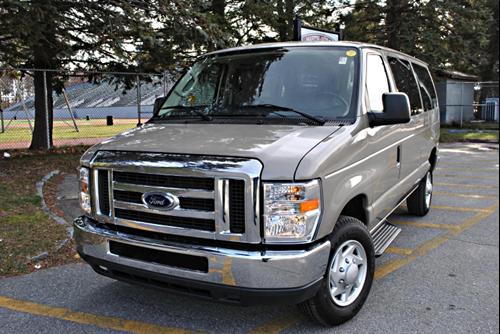 Ford Econoline Wagon 2011 photo 4