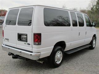 Ford Econoline Wagon 2011 photo 3