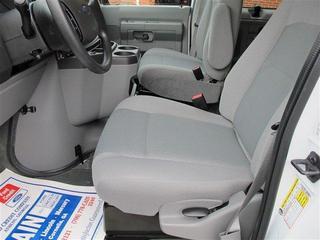 Ford Econoline Wagon 2011 photo 5