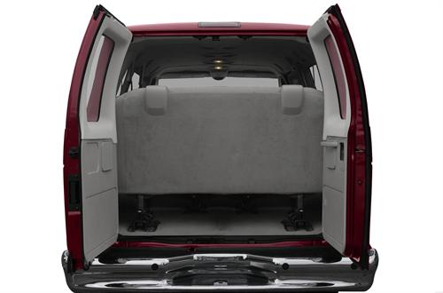Ford Econoline Wagon 2011 photo 4
