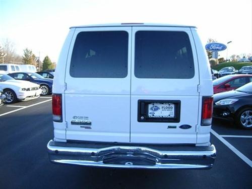 Ford Econoline Wagon 2011 photo 1