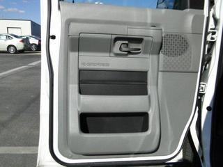 Ford Econoline Wagon 2011 photo 1