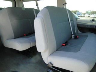 Ford Econoline Wagon 2011 photo 2