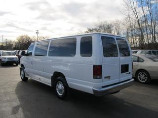 Ford Econoline Wagon 2011 photo 5