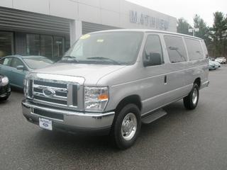 Ford Econoline Wagon 2011 photo 1