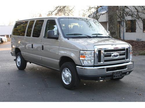 Ford Econoline Wagon 2011 photo 1