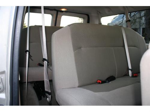 Ford Econoline Wagon 2011 photo 5