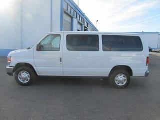 Ford Econoline Wagon 2011 photo 4