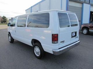 Ford Econoline Wagon 2011 photo 5