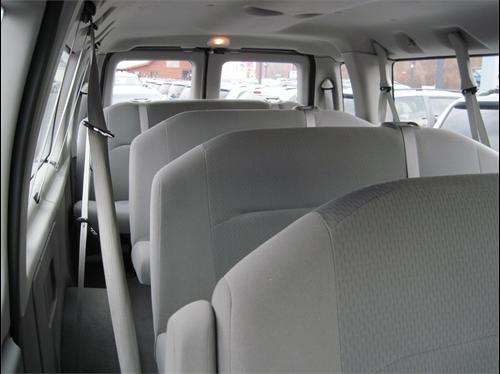 Ford Econoline Wagon 2011 photo 3