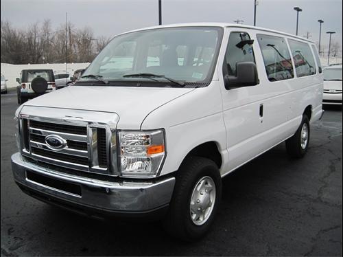Ford Econoline Wagon 2011 photo 5