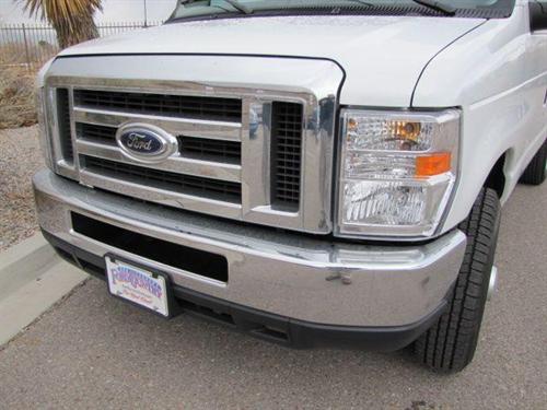 Ford Econoline Wagon 2011 photo 3