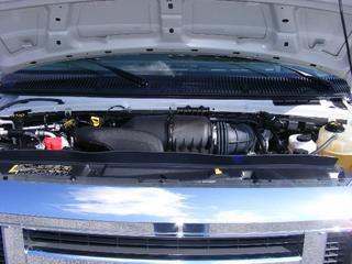 Ford Econoline Wagon 2011 photo 2