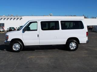 Ford Econoline Wagon 2011 photo 4