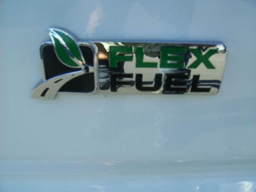 Ford Econoline Wagon 2011 photo 2