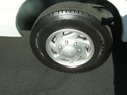 Ford Econoline Wagon 2011 photo 4