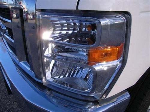 Ford Econoline Wagon 2011 photo 1