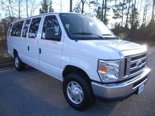 Ford Econoline Wagon 2011 photo 3
