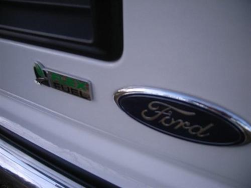 Ford Econoline Wagon 2011 photo 5