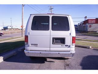Ford Econoline Wagon 2011 photo 3