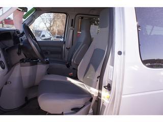 Ford Econoline Wagon 2011 photo 5