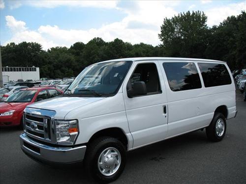 Ford Econoline Wagon 2011 photo 5