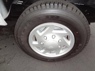 Ford Econoline Wagon 2011 photo 3