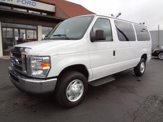 Ford Econoline Wagon 2011 photo 4