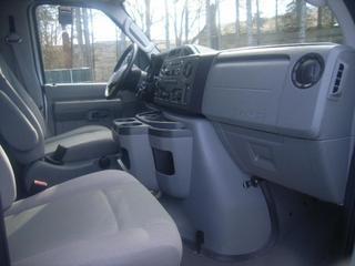 Ford Econoline Wagon 2011 photo 1