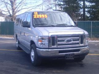 Ford Econoline Wagon 2011 photo 3