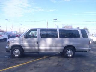 Ford Econoline Wagon 2011 photo 4