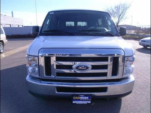 Ford Econoline Wagon 2011 photo 1