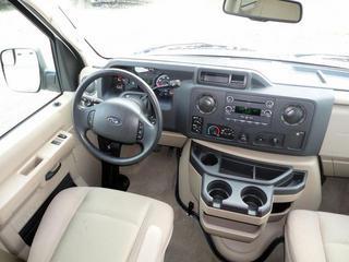 Ford Econoline Wagon 2011 photo 3