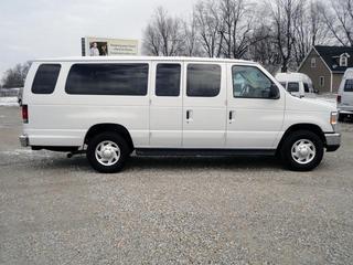 Ford Econoline Wagon 2011 photo 4